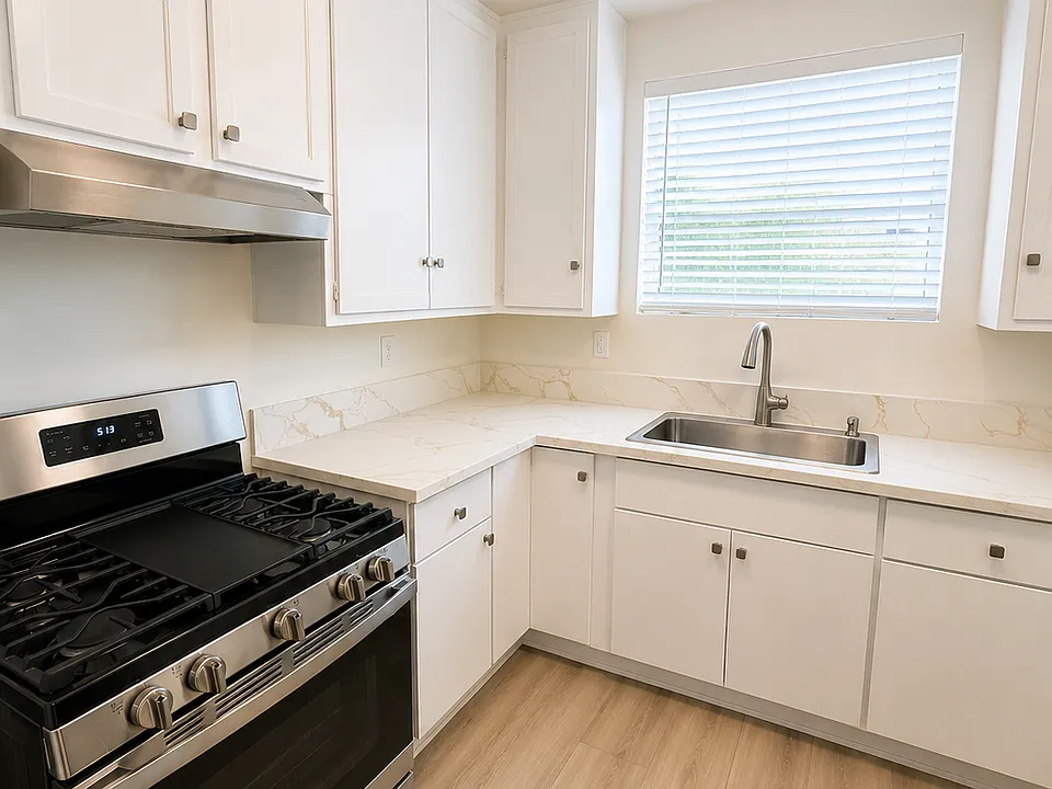 1111 S Shenandoah St #1