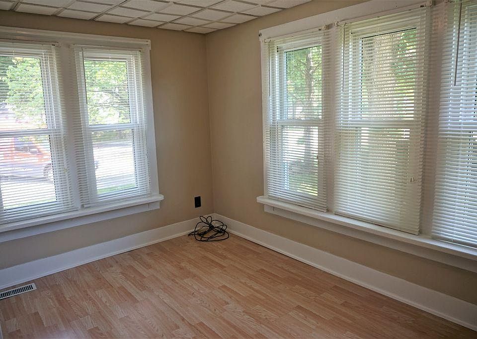 606 N Court 606 N Court St Tuscola IL Zillow