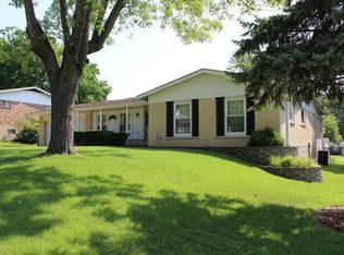 13900 Le Sabre Dr, Florissant, MO 63034