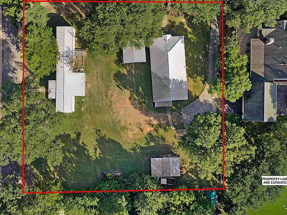 4th image of 404 Camp St