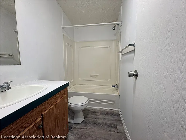 6635 Old Orchard Ave — Photo 10