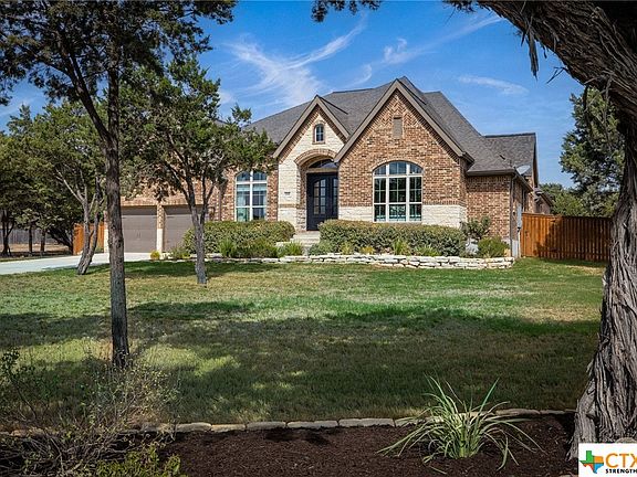 3rd image of 888 Hampton Oaks