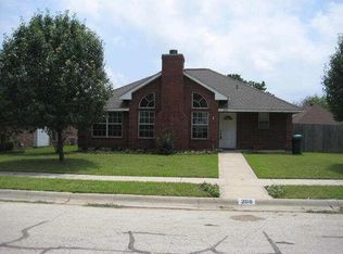 208 Tanglewood St, Denton, TX 76207