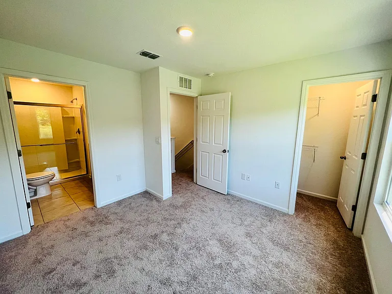 8332 Asteroid St — Photo 11
