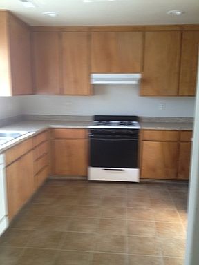 4th image of 111 Friggs Ct