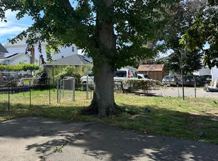 35 Laurel St FLOOR 2, Pawtucket, RI 02860