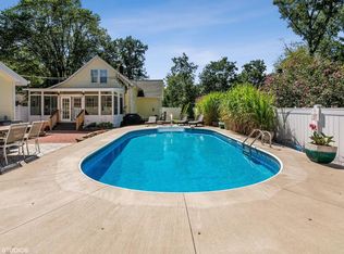 506 E Detroit St, New Buffalo, MI 49117