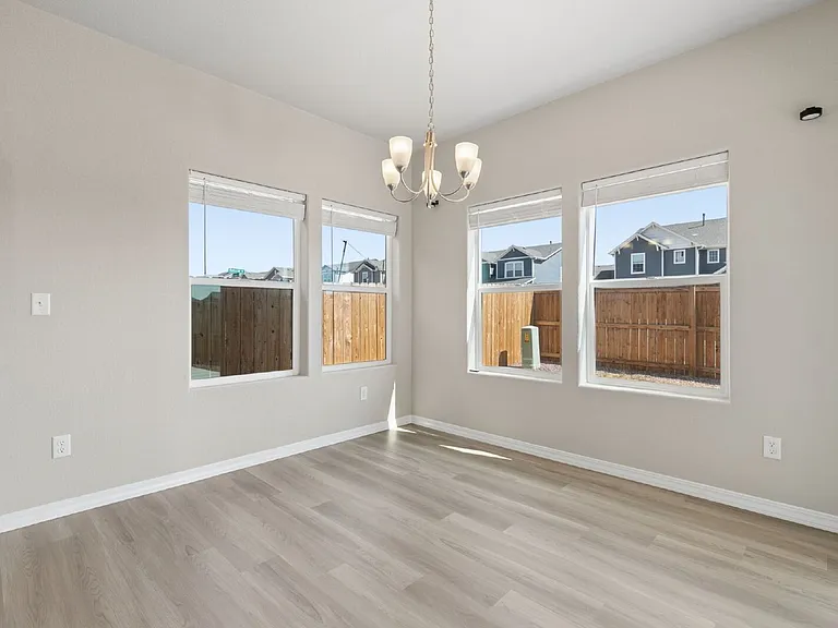 8418 Blue Feather Loop — Photo 8