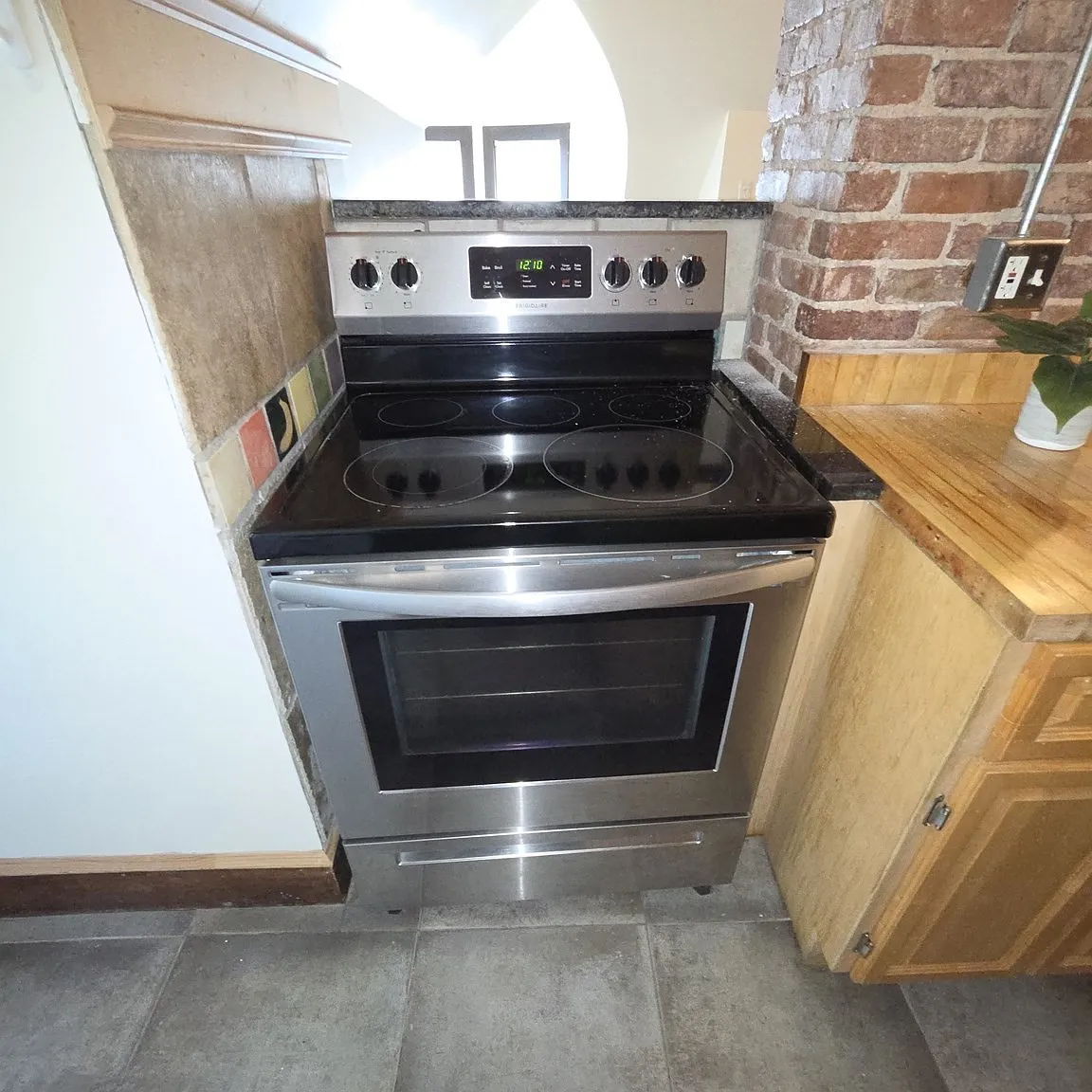 2 bed, 950 sqft, $1,950 — Photo 3