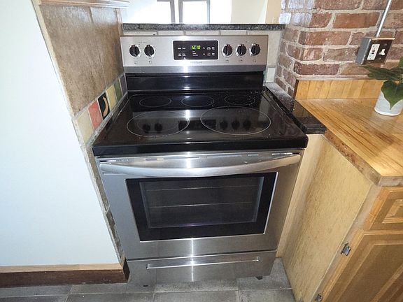 3rd image of 659 Southbridge St #3