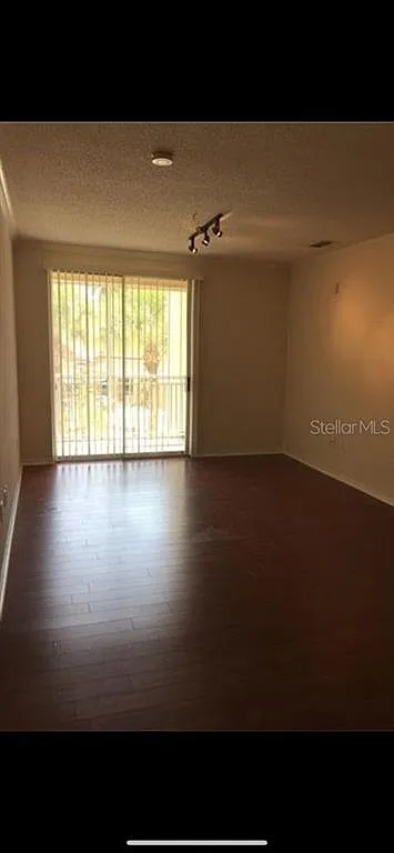 2 bed, 2.0 bath, 1083 sqft, $1,550 — Photo 2