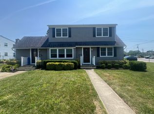 32 Bohack Ct #2, Sayville, NY 11782