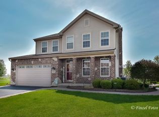 800 Bach Ct, Woodstock, IL 60098