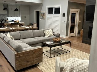 2053 Skypark Dr, Florence, AL 35634