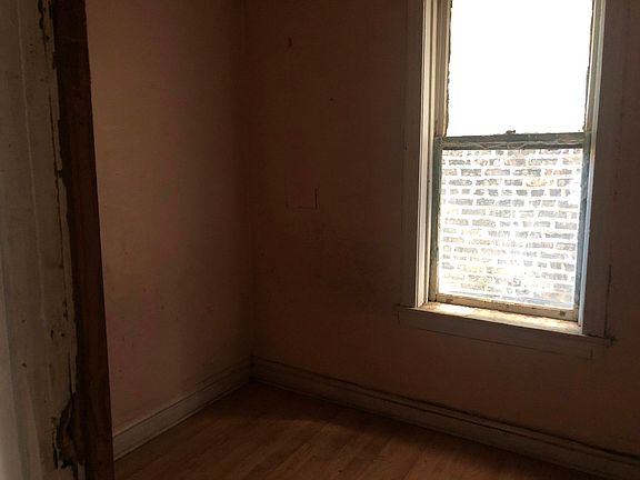 5th image of 1108 S Richmond St