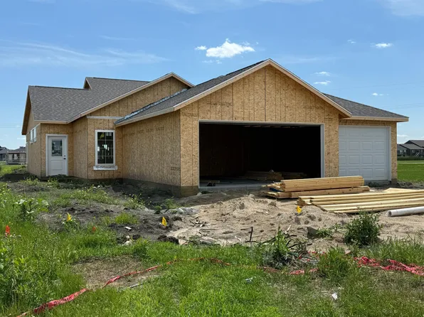 1858 63rd Ave S, Fargo, ND 58104