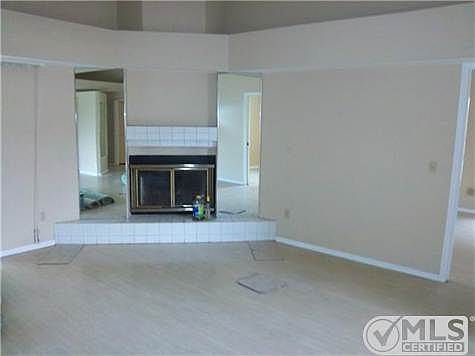 2nd image of 1901 SE Esterbrook St