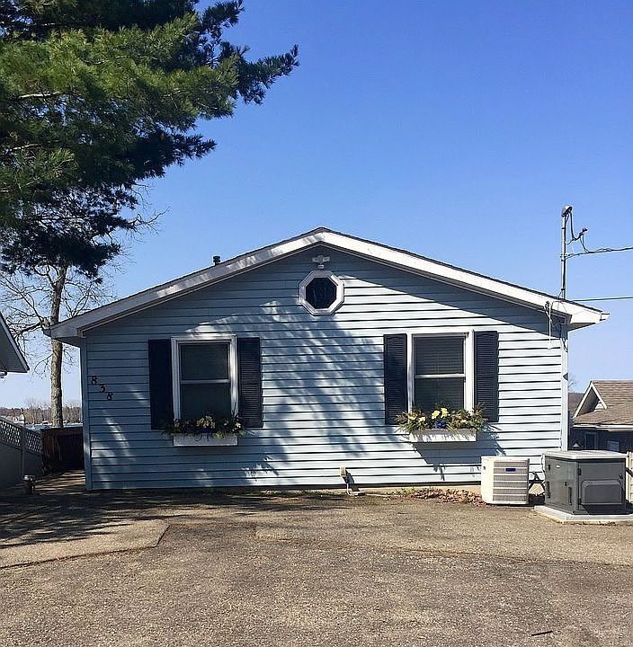 1st image of 838 E Eagle Lake Dr