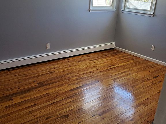 5th image of 123-19 Inwood St Floor 2