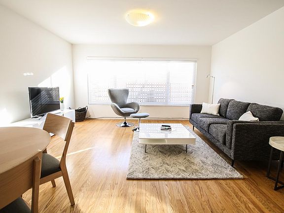 3rd image of 391 29th St APT 1