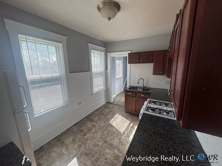 Academy 862 — Photo 11