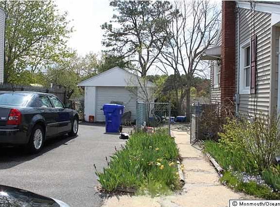 2nd image of 23 Barclay Dr