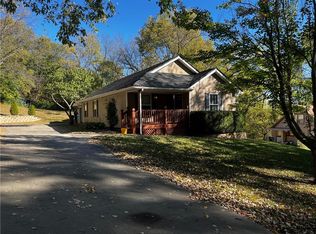 2401 N Pass Rd, Saint Joseph, MO 64503