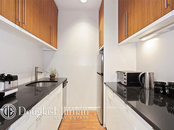 5th image of 420 W 14th St Ste 2NE