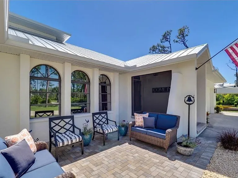 18 Riverfront Dr — Photo 6
