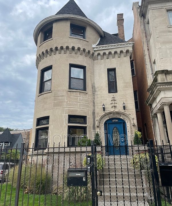 1st image of 4758 S King Dr APT 3