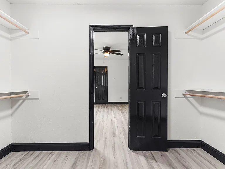2802 Spring Valley Dr — Photo 18