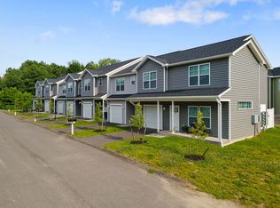 4 Florentine Cir, Baldwinsville, NY 13027