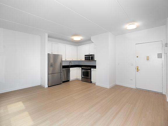 5th image of 301 Elizabeth St #1002