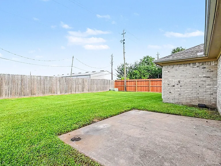 1227 Mission Dr — Photo 21