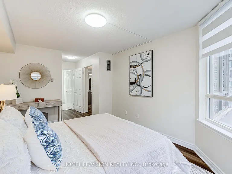 30 Greenfield Ave #903 — Photo 32