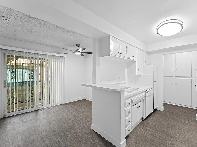 Coast Apartments — Photo 16