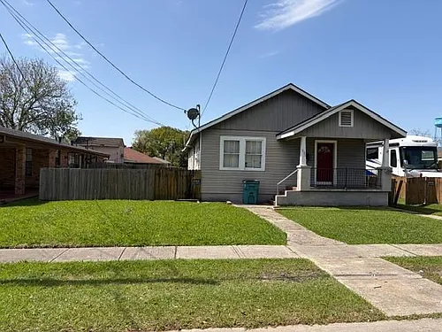 532 Chalmette St Photo 1
