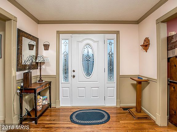 4th image of 1016 Summer Hill Dr