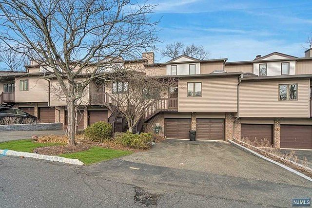 1st image of 21 N Peach Hill Ct #21