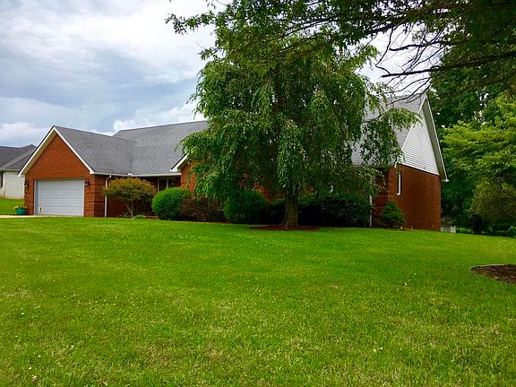 3rd image of 921 Winding Ridge Dr
