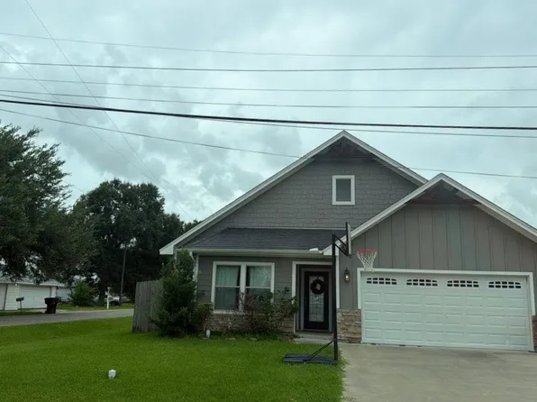 1424 S 13th St, Nederland, TX 77627