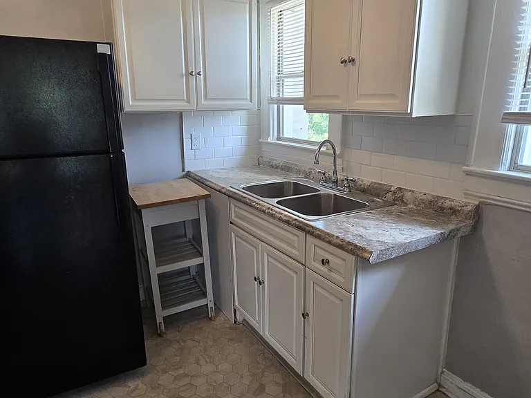 1718 Pine Grove Ave #3 — Photo 5