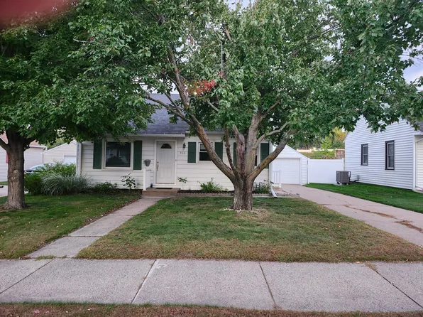 406 18th Ave SW, Rochester, MN 55902