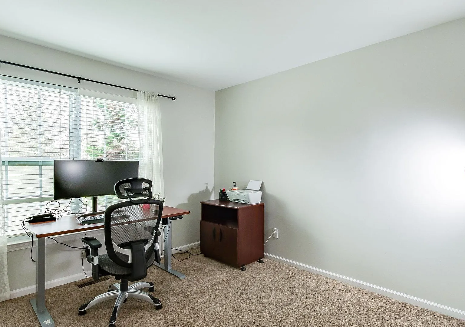 East Jefferson Large Home For Rent — Photo 2