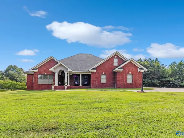 2173 Nat Key Rd, Falkville, AL 35622
