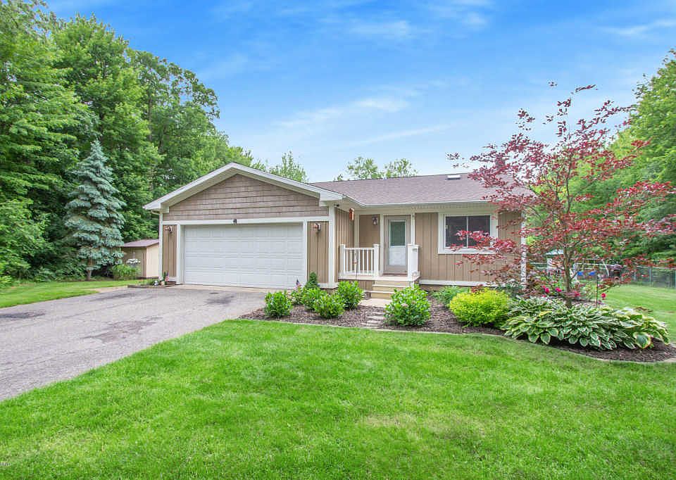 1st image of 6068 Pickerel Dr NE