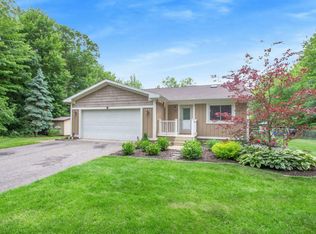 6068 Pickerel Dr NE, Rockford, MI 49341