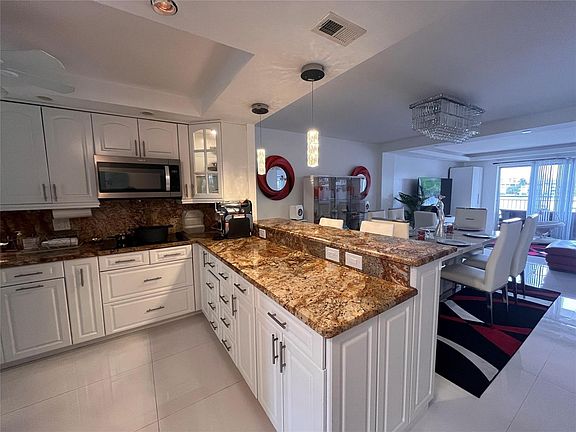 3rd image of 400 Golden Isles Dr APT 20