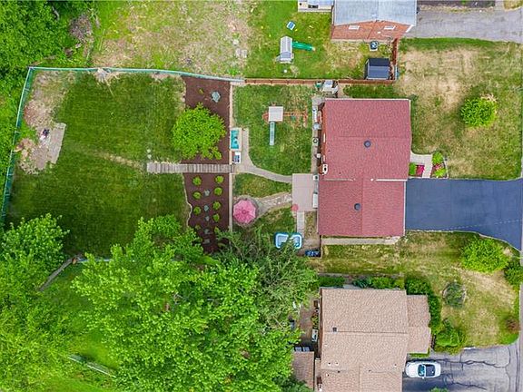 5th image of 945 Garden City Dr