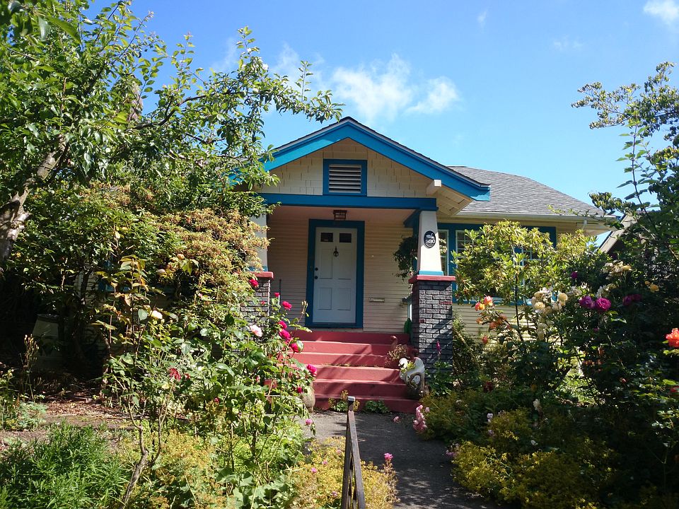 1st image of 830 E Gwinn Pl